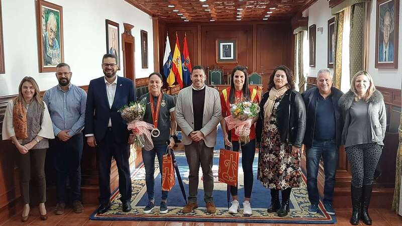 La recepción tuvo lugar en el salón de Plenos del Ayuntamiento de Telde (Foto TA)